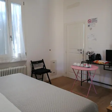 Stop Over Blq Bed & Breakfast *