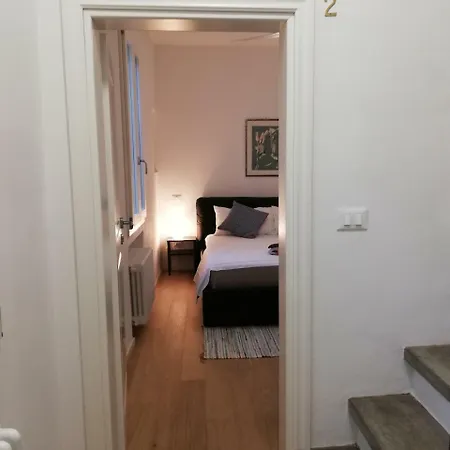 Stop Over Blq Bed & Breakfast *
