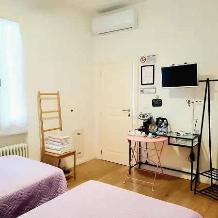 Stop Over Blq Bed and breakfast